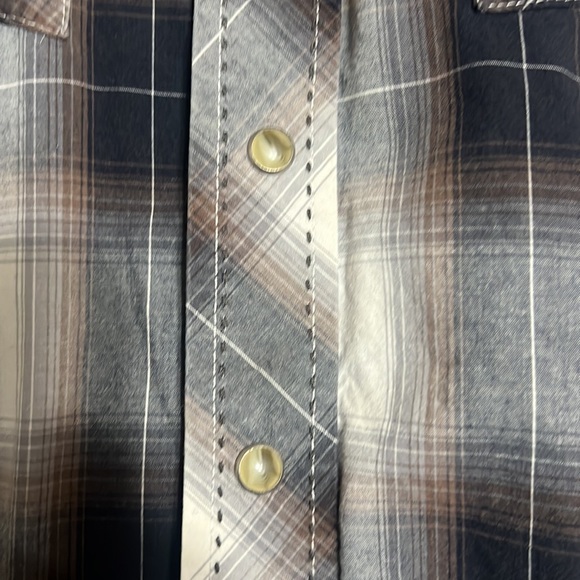 Men wrangler pearl button. Button down. - Picture 4 of 5